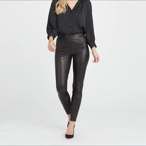 Spanx leather-like ankle skinny pant M